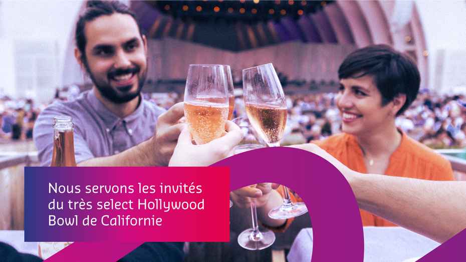 Texte: Nous servons les invités du très select Hollywood Bowl de Californie, à Los Angeles.