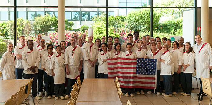 Le Chef Scott Majestic et l'équipe de Sodexo Sanofi Pasteur à Lyon